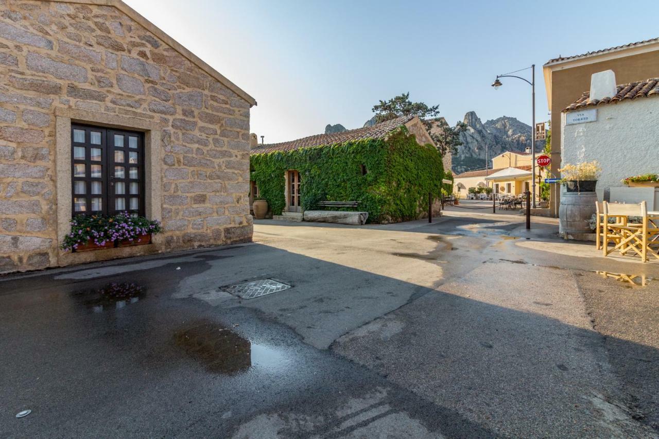 Apartamento Petra Sarda San Pantaleo Exterior foto