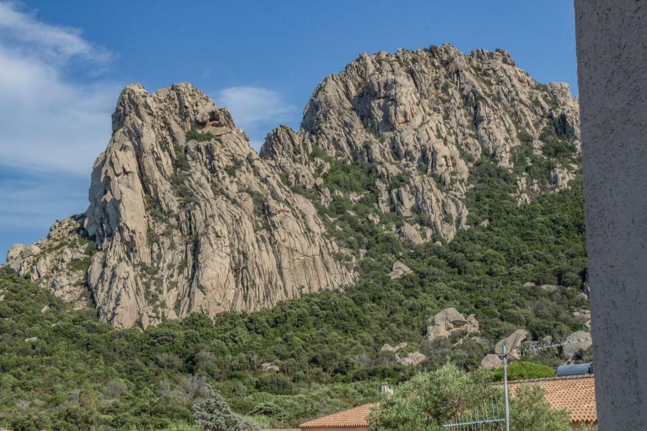 Apartamento Petra Sarda San Pantaleo Exterior foto
